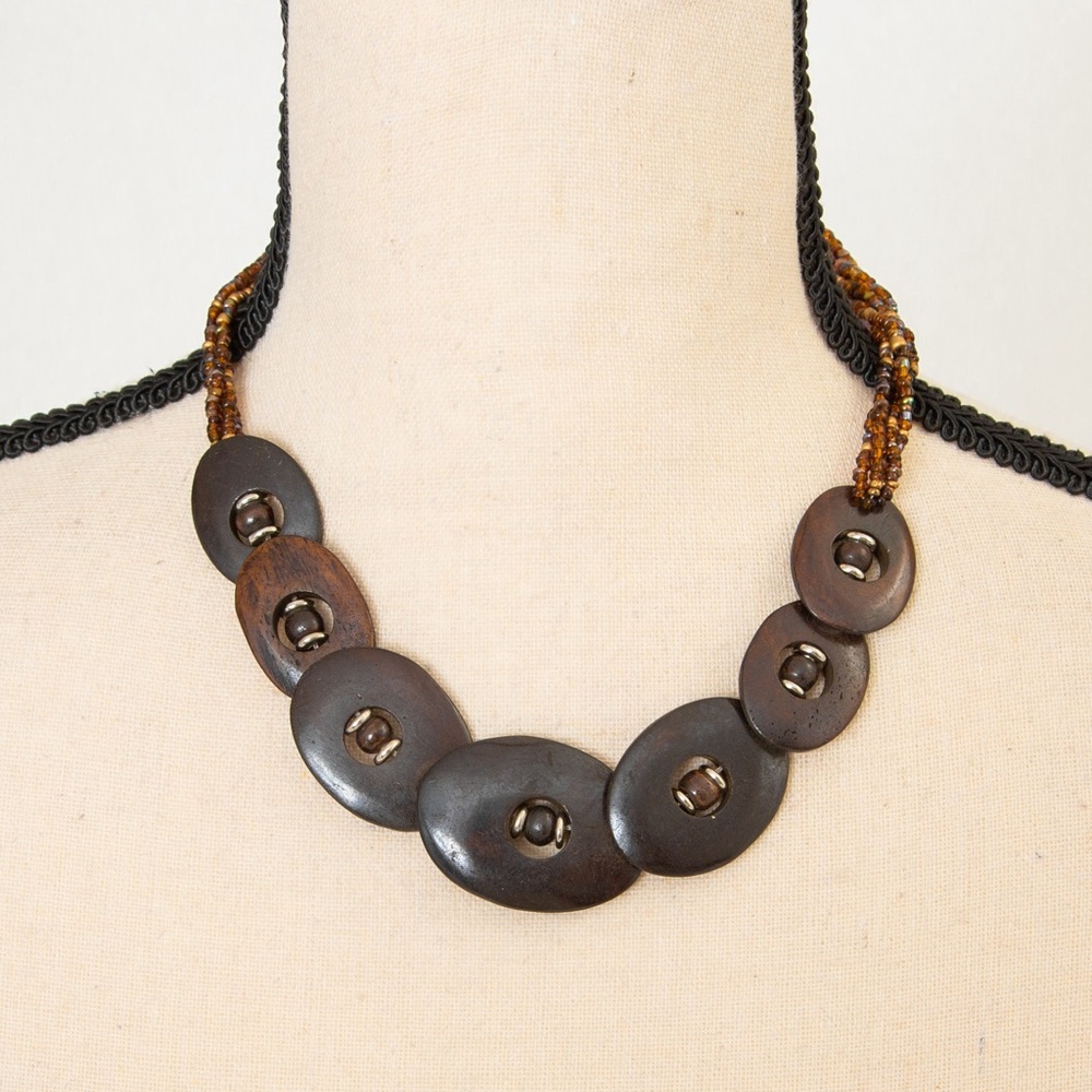 Dark chocolate choker necklace wood look